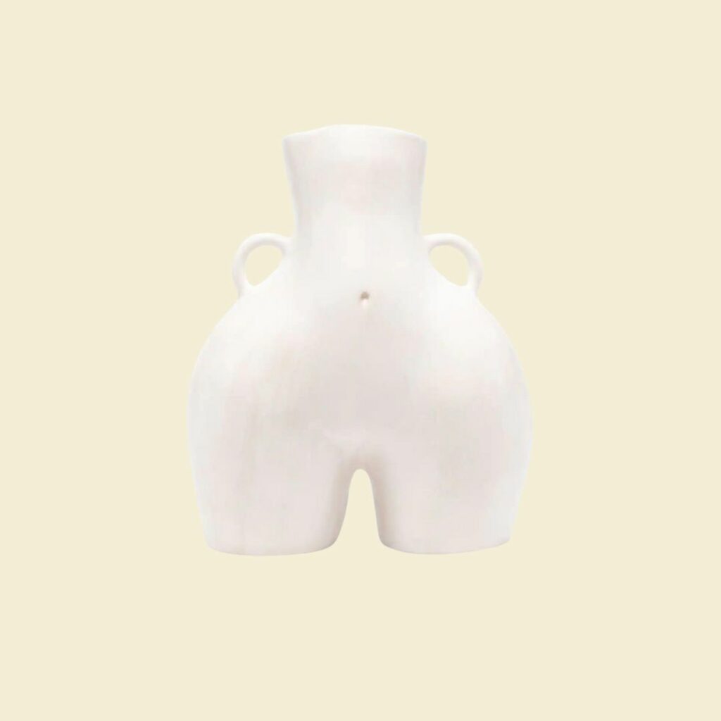 Minimalističke vaze, Anissa Kermiche